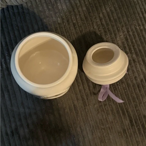 Rae Dunn White Ceramic Jar with Floral Pattern- BLOOM- NWT - Picture 4 of 11